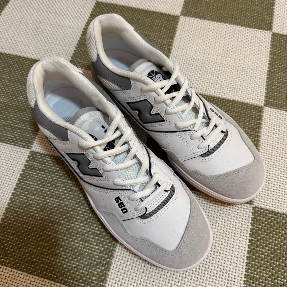 New Balance 550 Athletic Sneakers White Gray 8.5 women’s - Picture 4 of 9